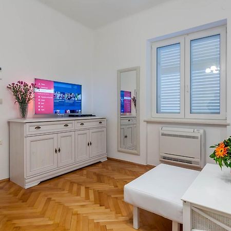 Chic Apartment In Center Split Habitación foto
