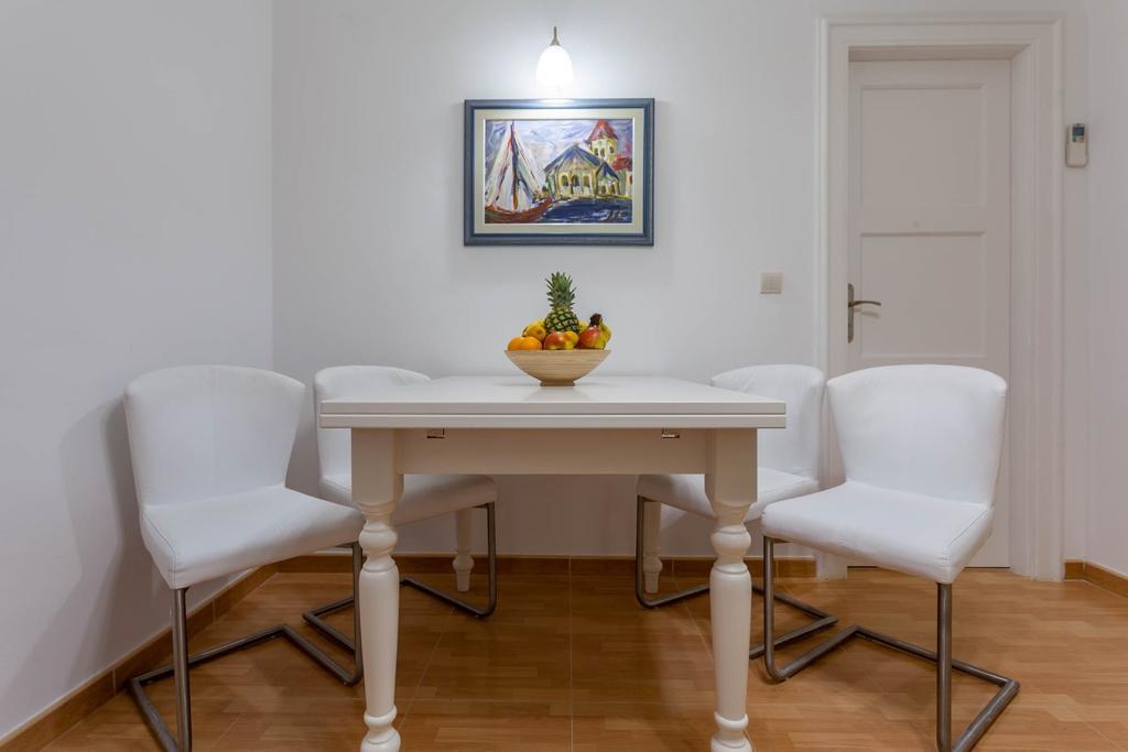 Chic Apartment In Center Split Habitación foto